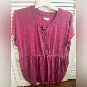 Cute Flowy top with buttons